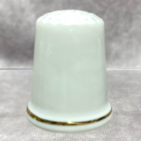 Vintage North Head Lighthouse Porcelain Thimble With Gold Trim Washington - Picture 4 of 8